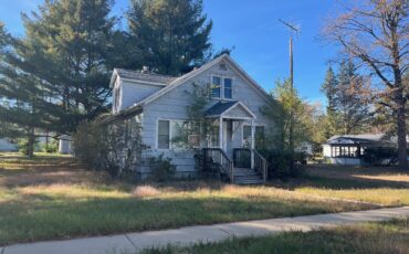 R3039 - Pine St Home