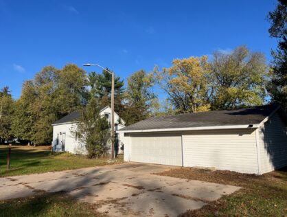 R3056 - Grand Marsh Home