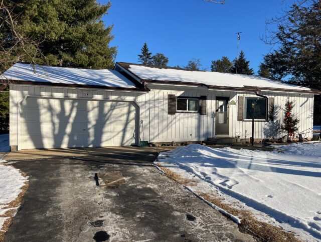 Castle Rock Lake Area Home 3 Acres